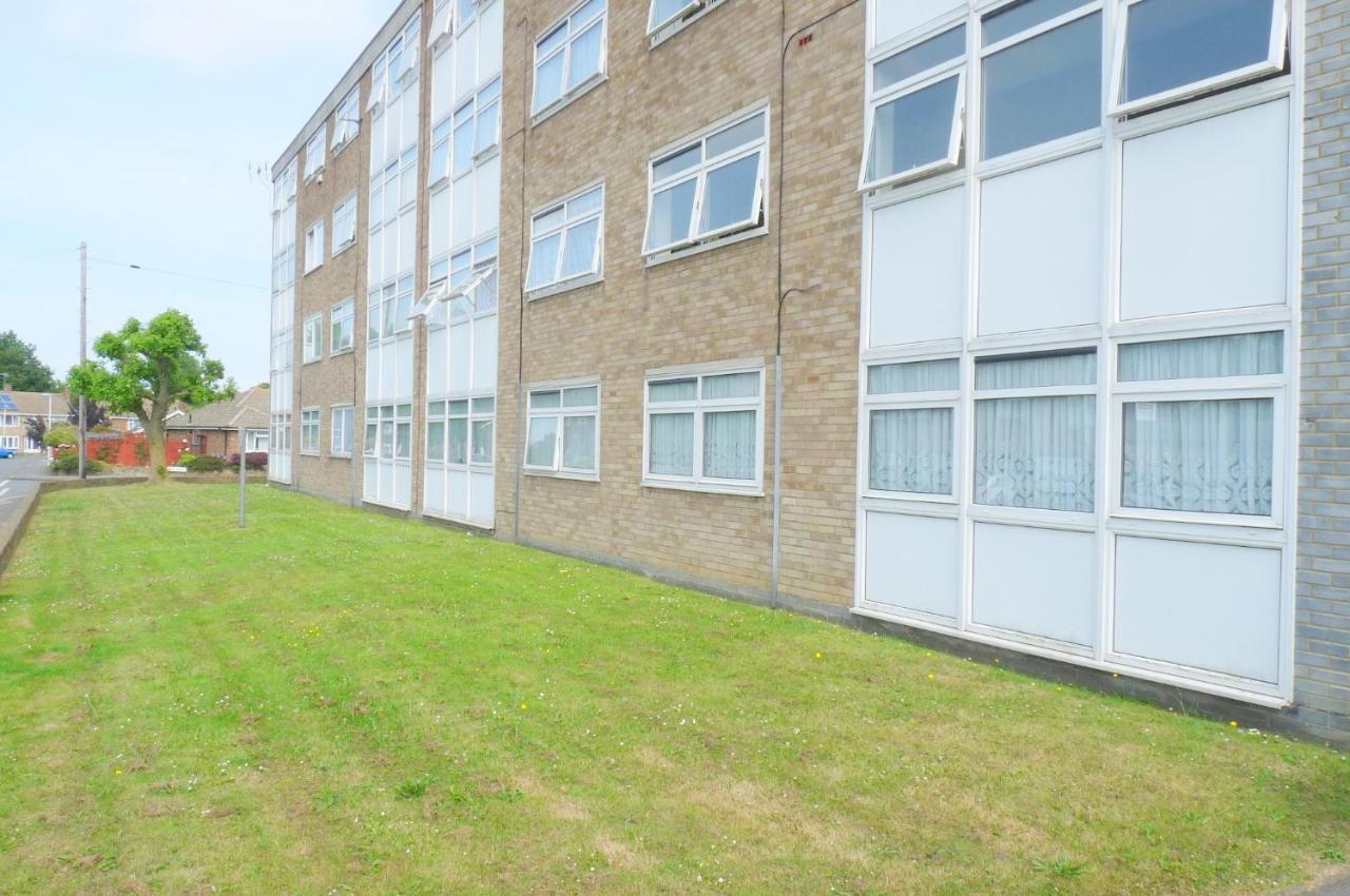 Wentworth Apartment With 2 Bedrooms, Superfast Wi-Fi And Parking Sittingbourne Exteriér fotografie