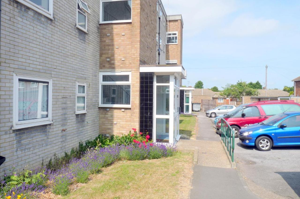 Wentworth Apartment With 2 Bedrooms, Superfast Wi-Fi And Parking Sittingbourne Exteriér fotografie