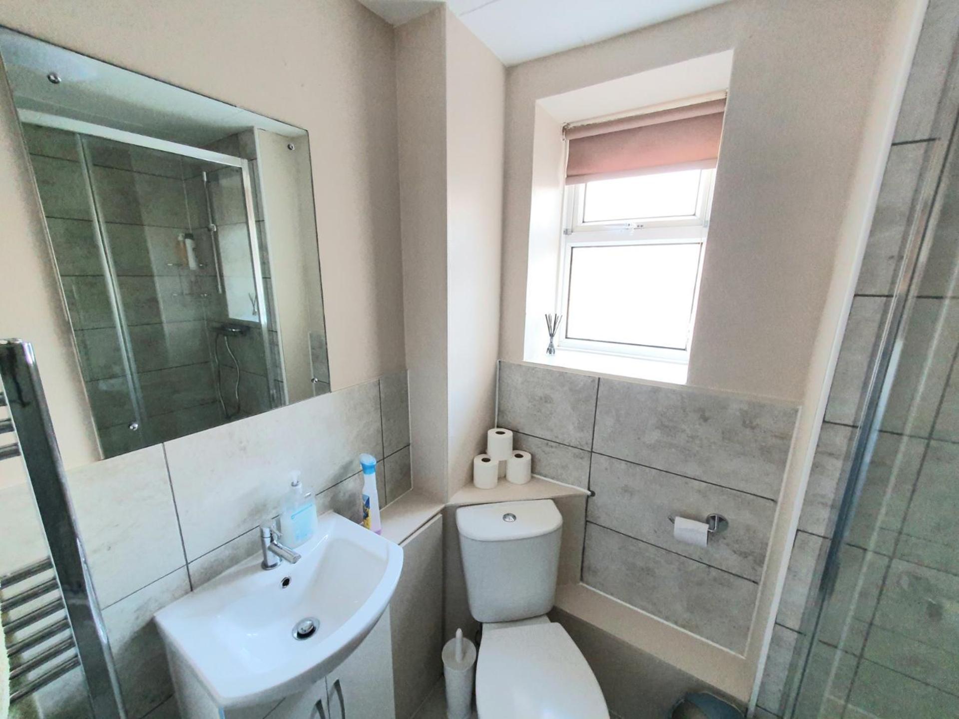 Wentworth Apartment With 2 Bedrooms, Superfast Wi-Fi And Parking Sittingbourne Exteriér fotografie