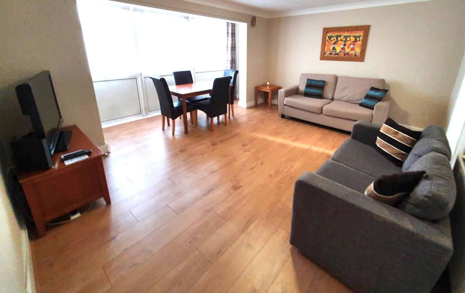 Wentworth Apartment With 2 Bedrooms, Superfast Wi-Fi And Parking Sittingbourne Exteriér fotografie